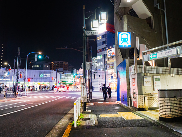 夜間の雰囲気と防犯面を確認する